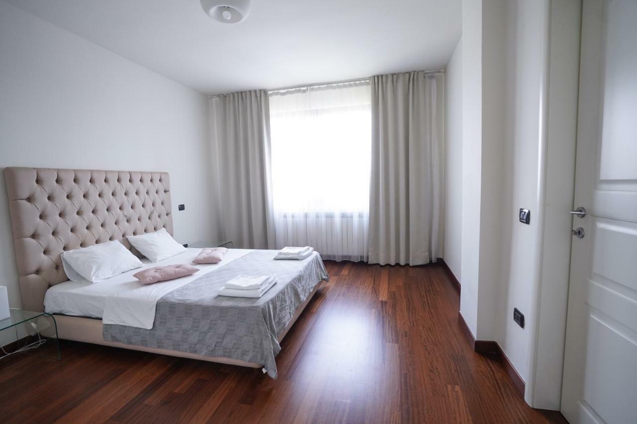 City Center Premium Apartments Bukarest Exterior foto