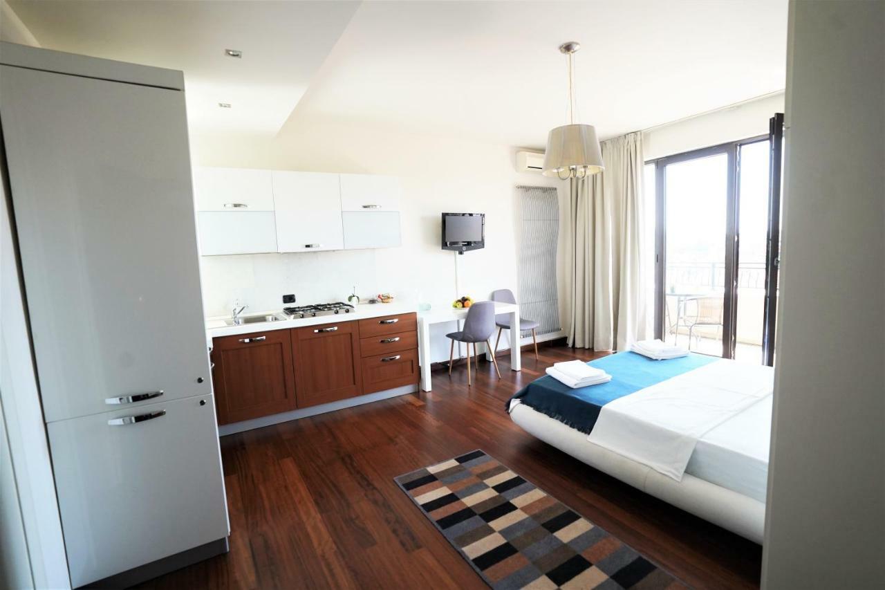 City Center Premium Apartments Bukarest Exterior foto