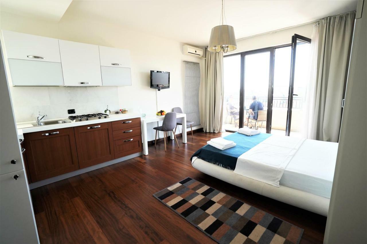 City Center Premium Apartments Bukarest Exterior foto