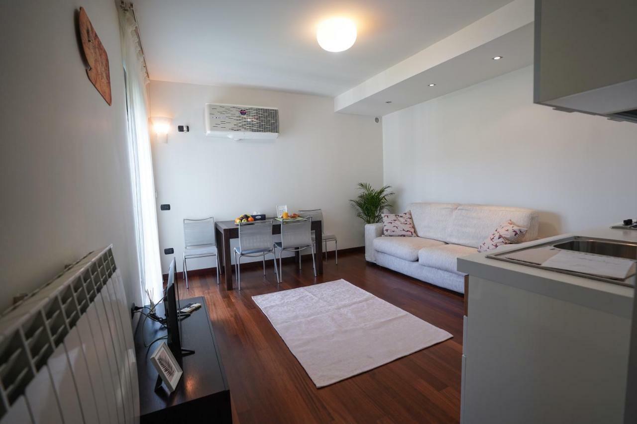 City Center Premium Apartments Bukarest Exterior foto