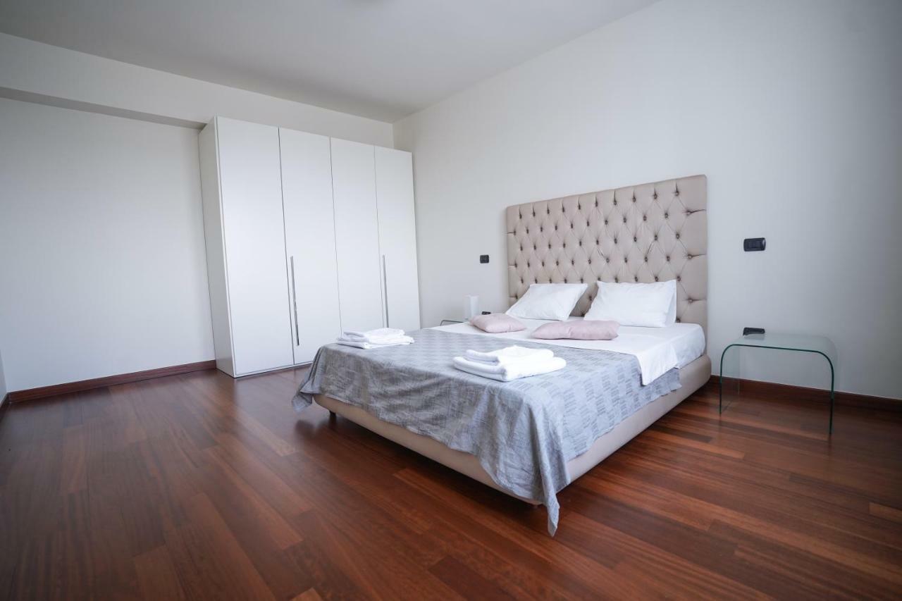 City Center Premium Apartments Bukarest Exterior foto