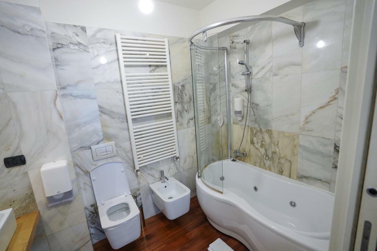 City Center Premium Apartments Bukarest Exterior foto